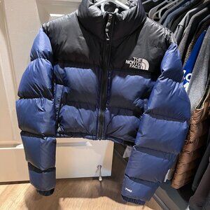 The North Face Nuptse cropped down puffer jacket in summit navy and black SMALL